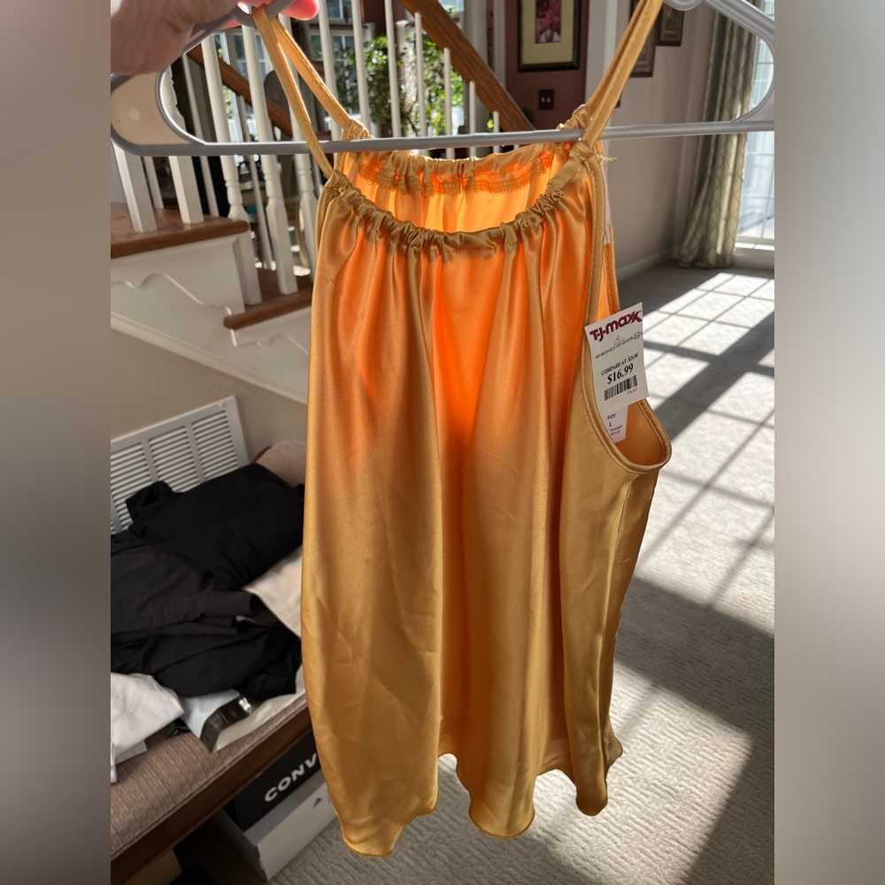 Gorgeous Yellow Top - Picture 3 of 8